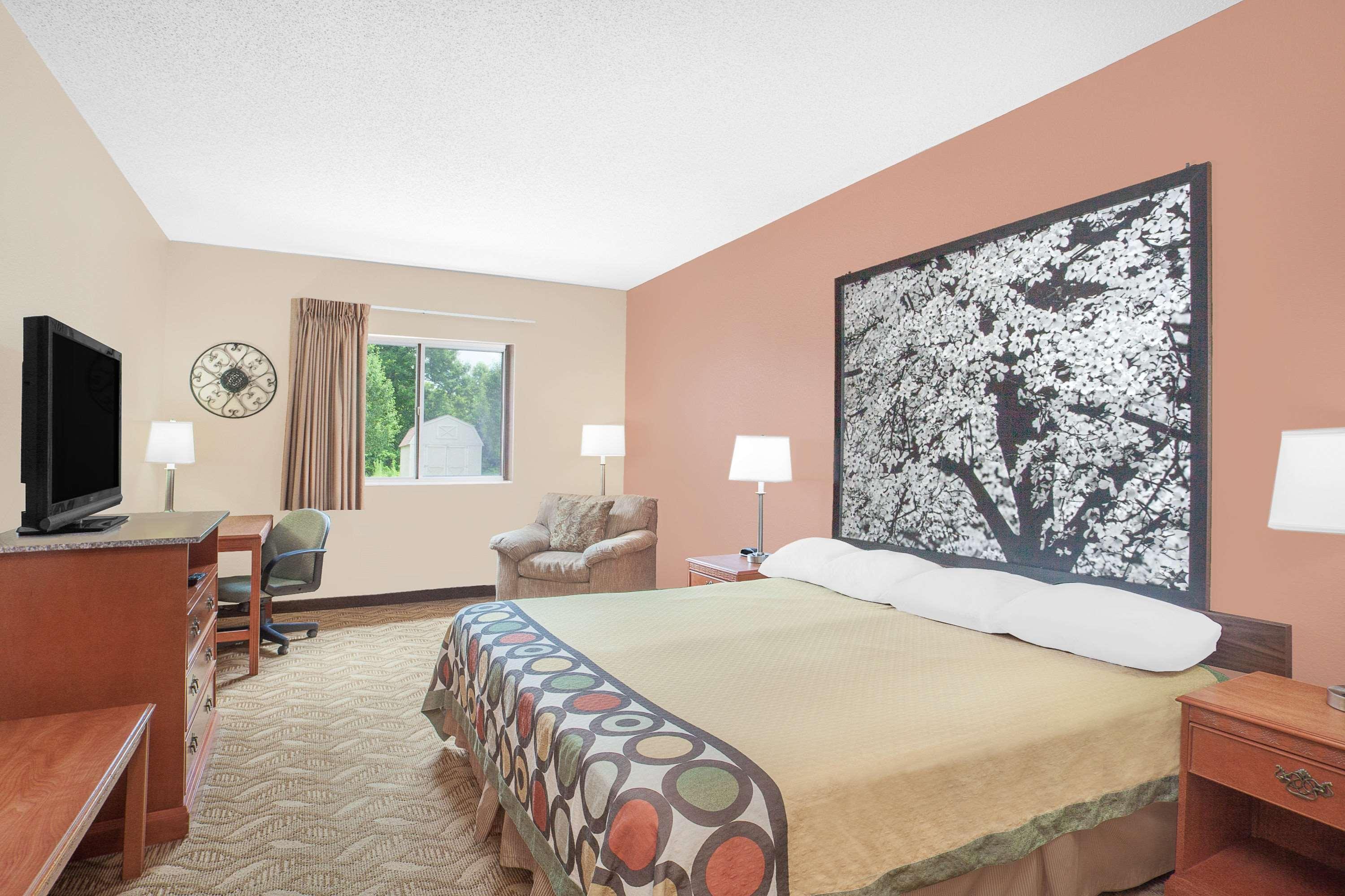Super 8 By Wyndham Central City Bagian luar foto