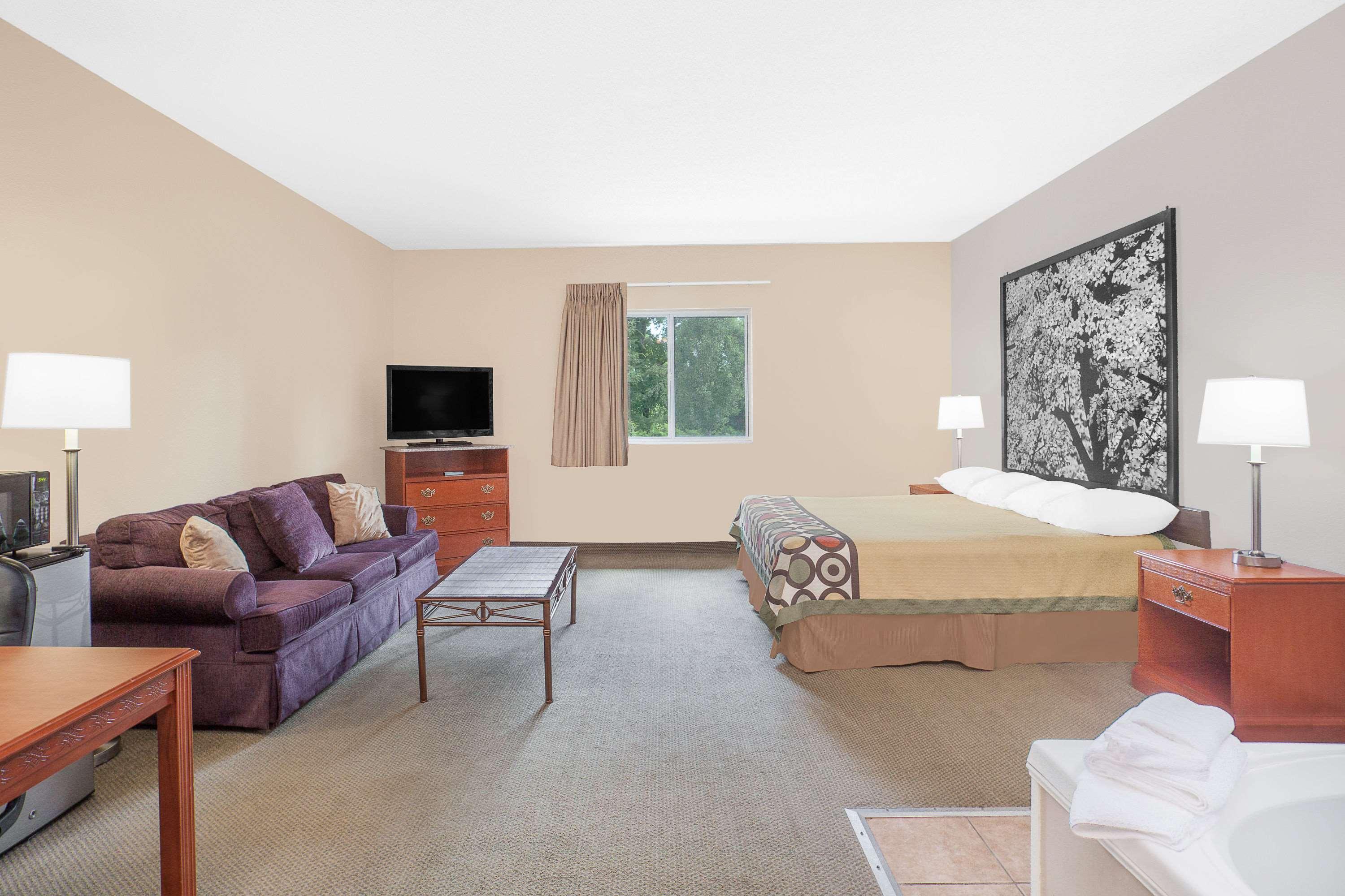 Super 8 By Wyndham Central City Bagian luar foto