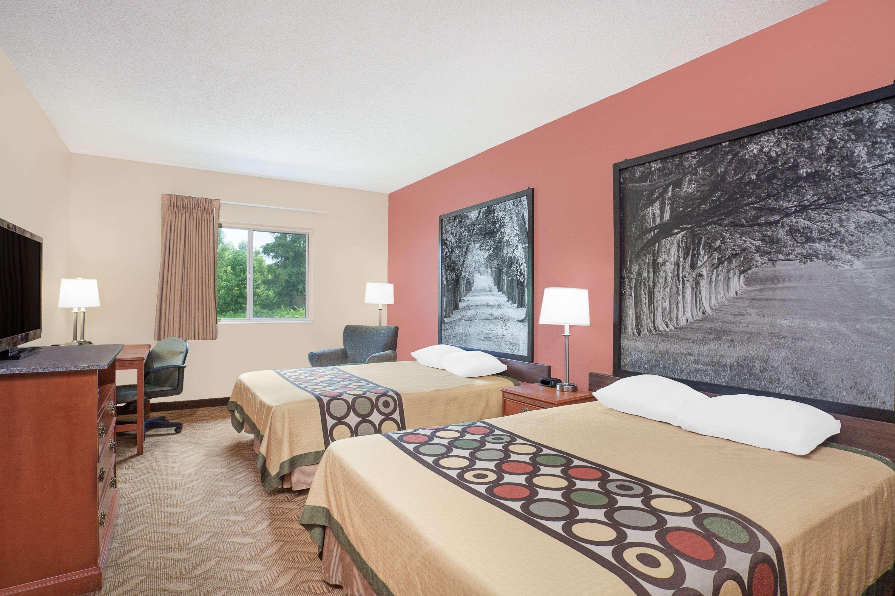 Super 8 By Wyndham Central City Bagian luar foto