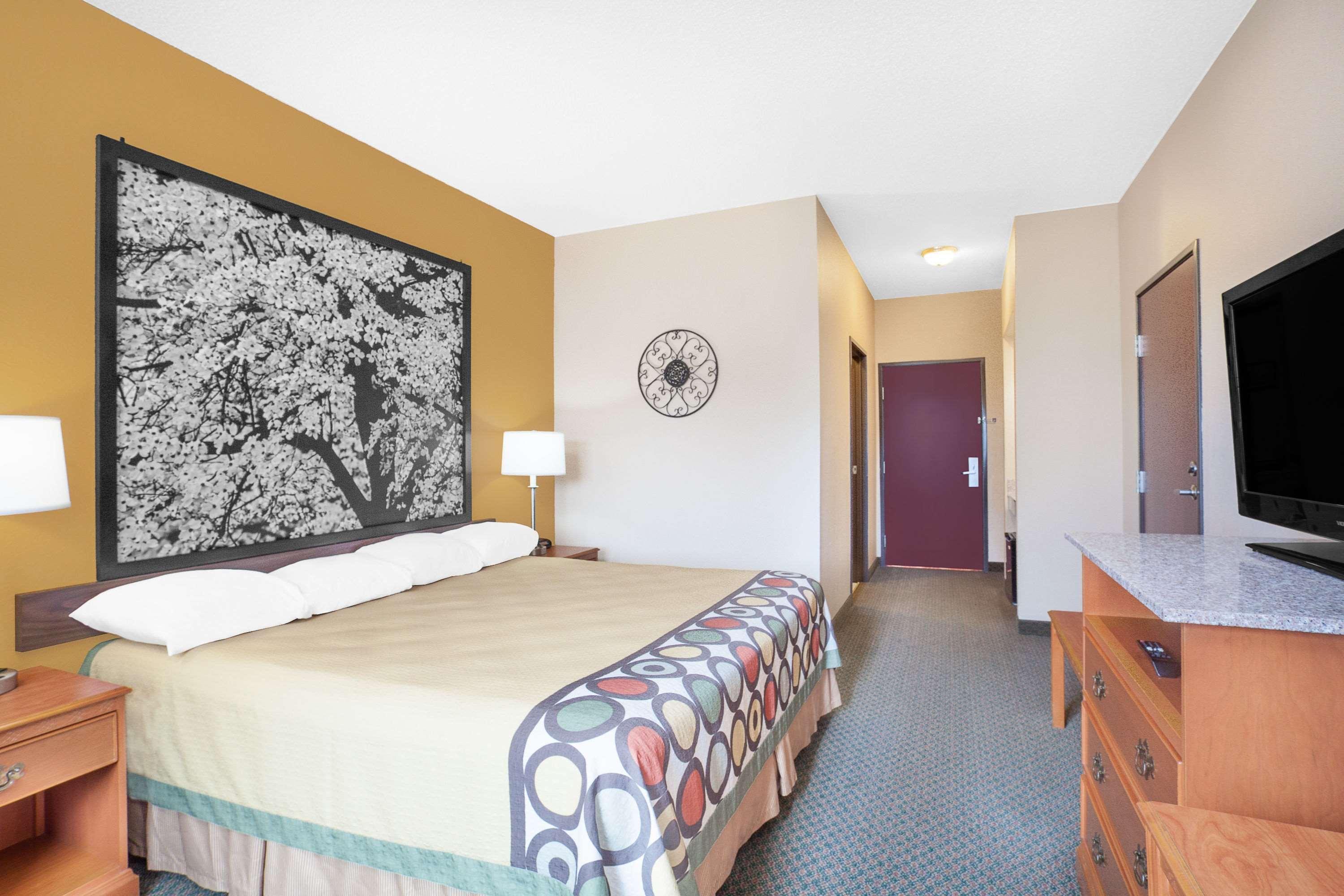 Super 8 By Wyndham Central City Bagian luar foto