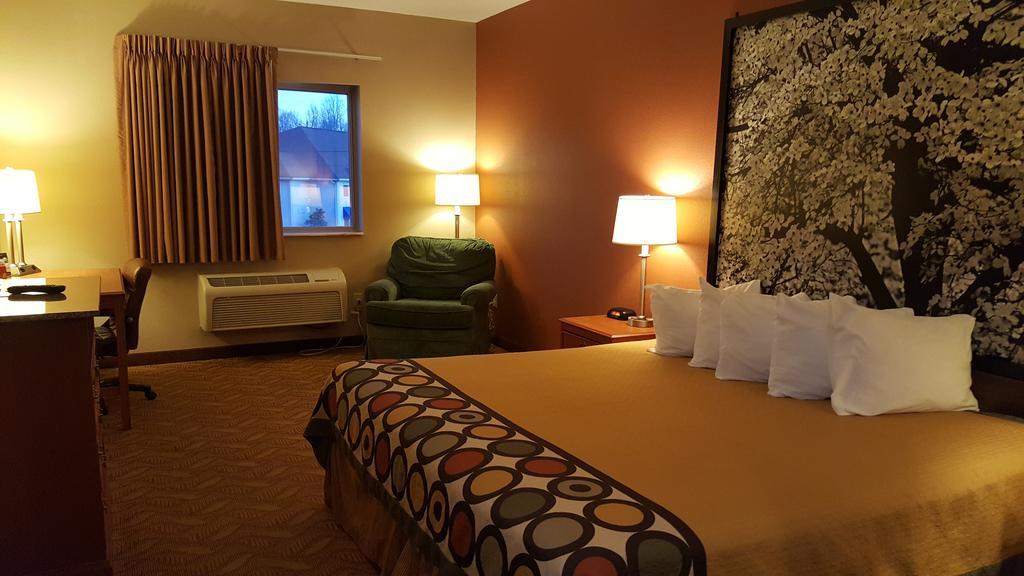Super 8 By Wyndham Central City Bagian luar foto